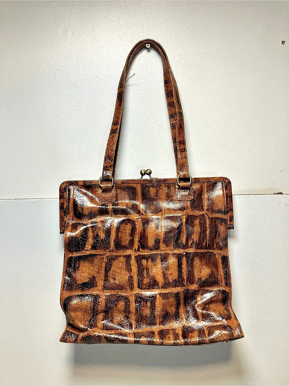 HOBO Crocodile-Textured Kiss-Lock Shoulder Bag in Brown